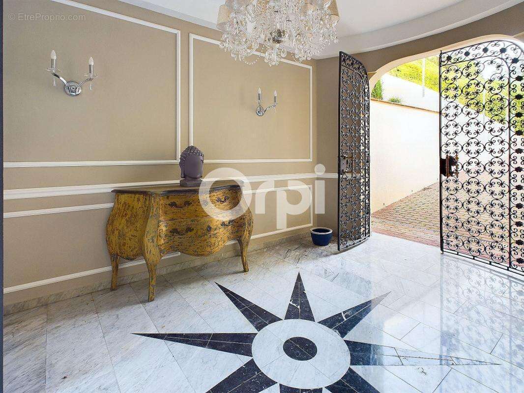 Maison à MANDELIEU-LA-NAPOULE