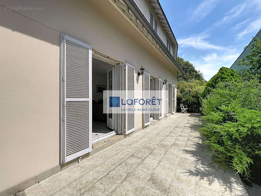 Versailles Glatigny - Maison familiale 7 pièce(s) 150 m2 sur 671m² de terrain - photo 5
