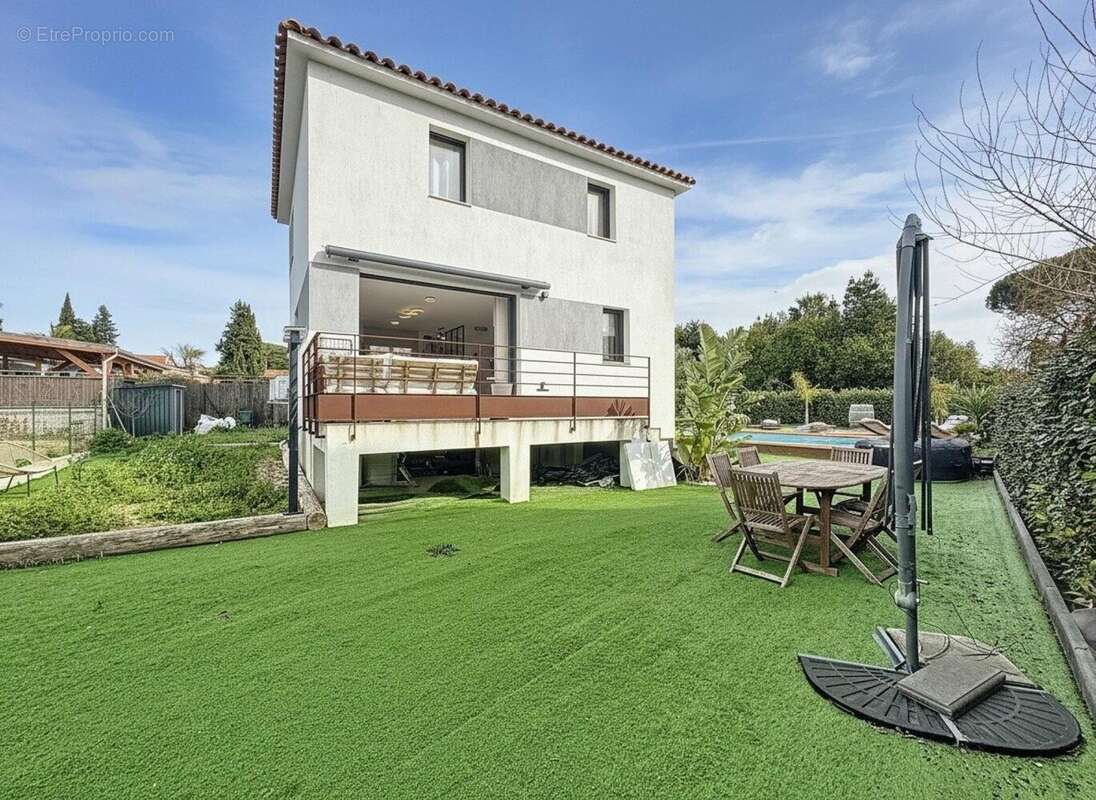 Photo 2 - Maison à PUGET-SUR-ARGENS