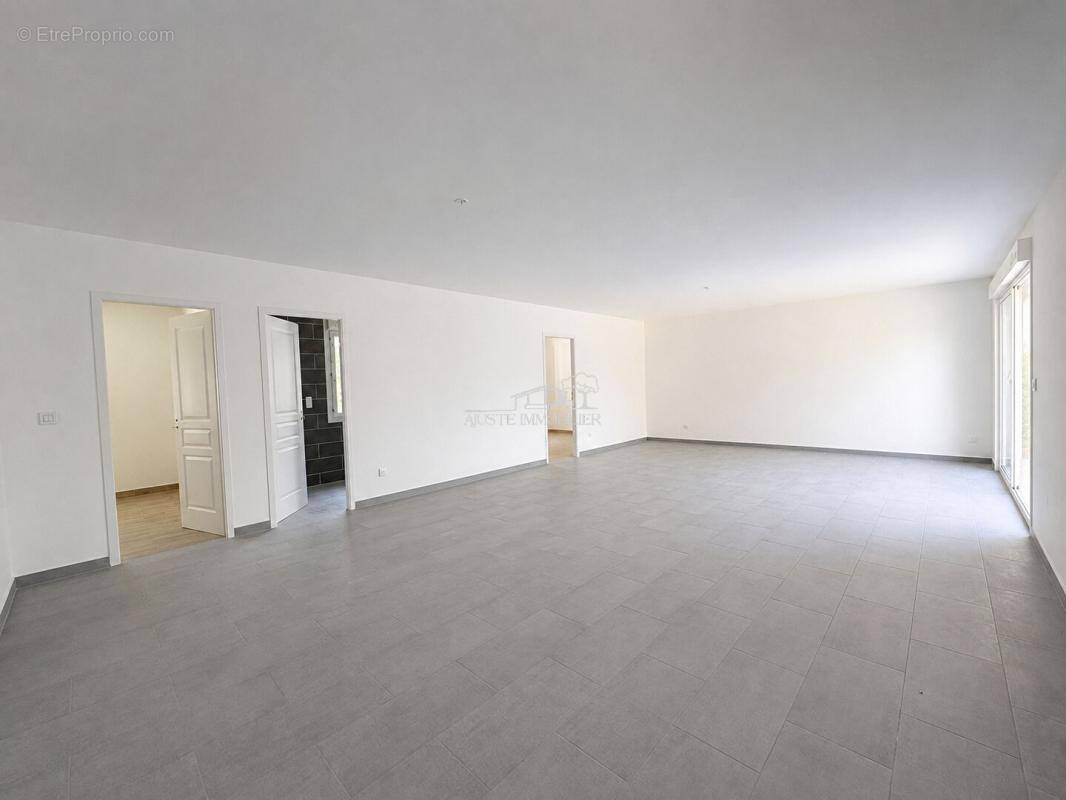 Maison à MIRABEAU