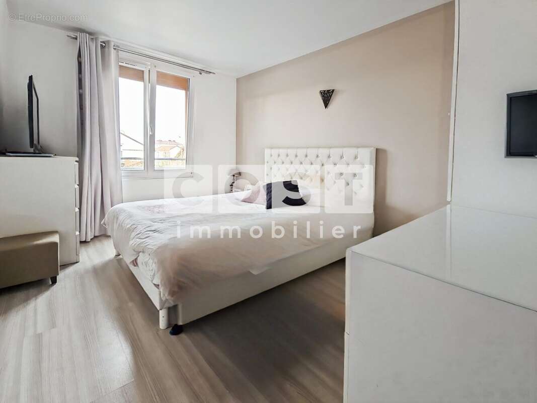 Appartement à COLOMBES