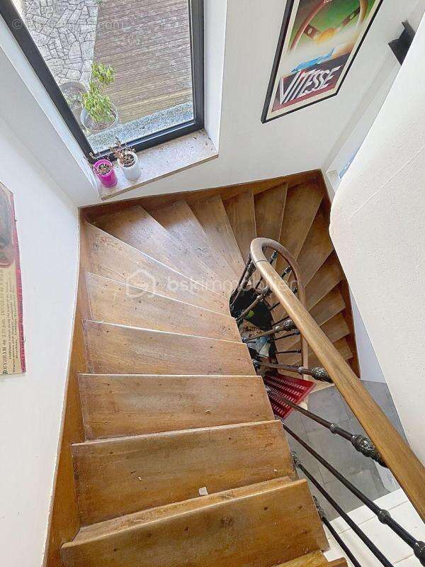 Maison de ville familiale avec dépendance et fort potentiel - photo 6