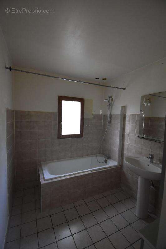 Maison à SAINT-SATUR