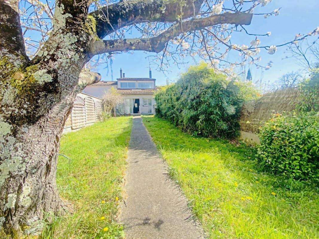Maison de village à Venerque – Espace, charme et sérénité - photo 9
