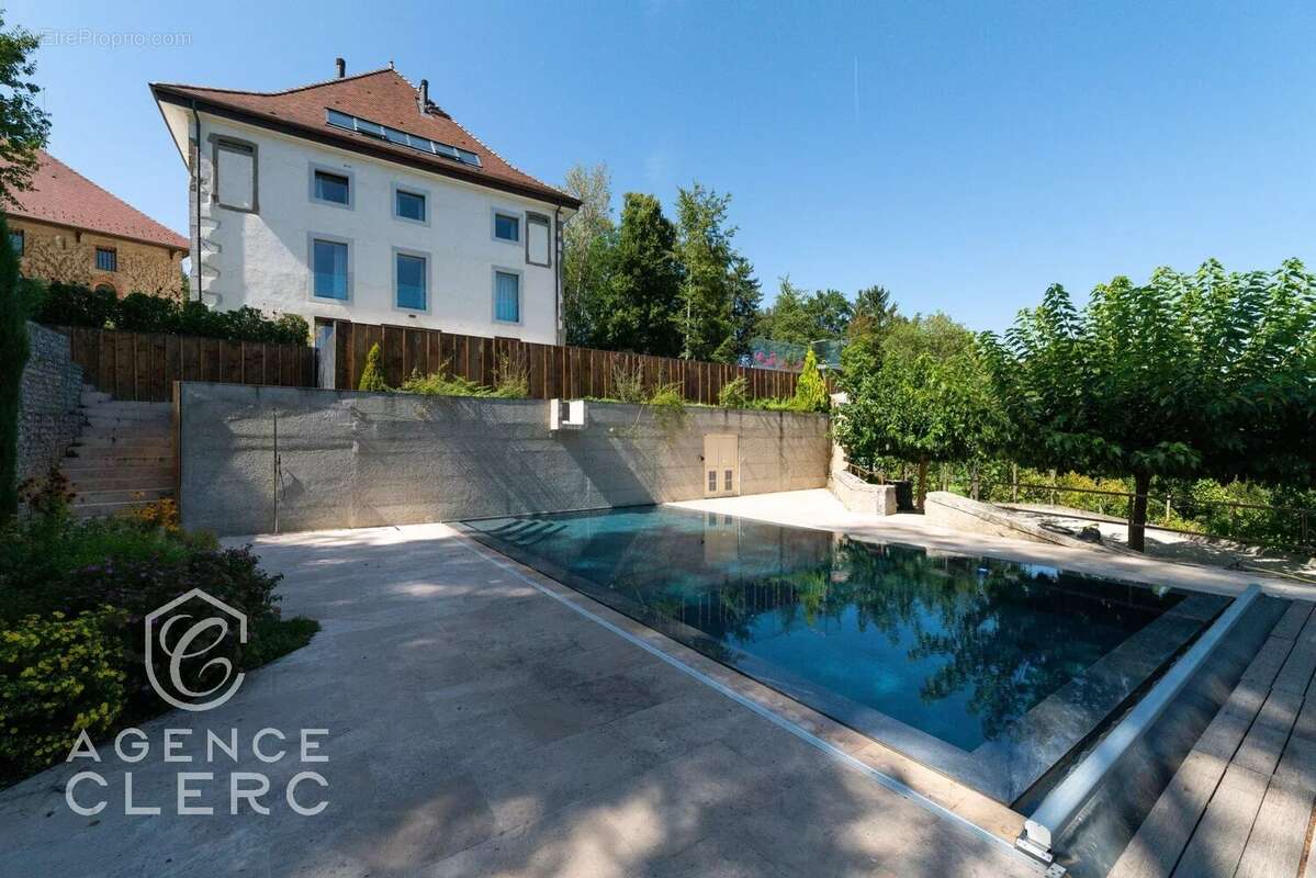 Maison à PERS-JUSSY