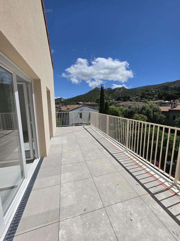 Appartement à MARSEILLE-11E