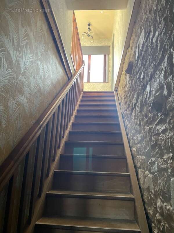 Maison à LA CELLE-DUNOISE