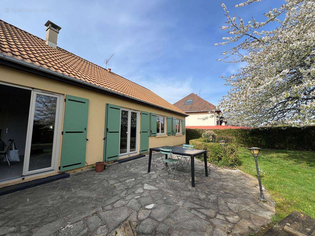 Maison de plain-pied - Neuville Sur Sarthe - 4 pièce(s) - 103 m² - photo 5