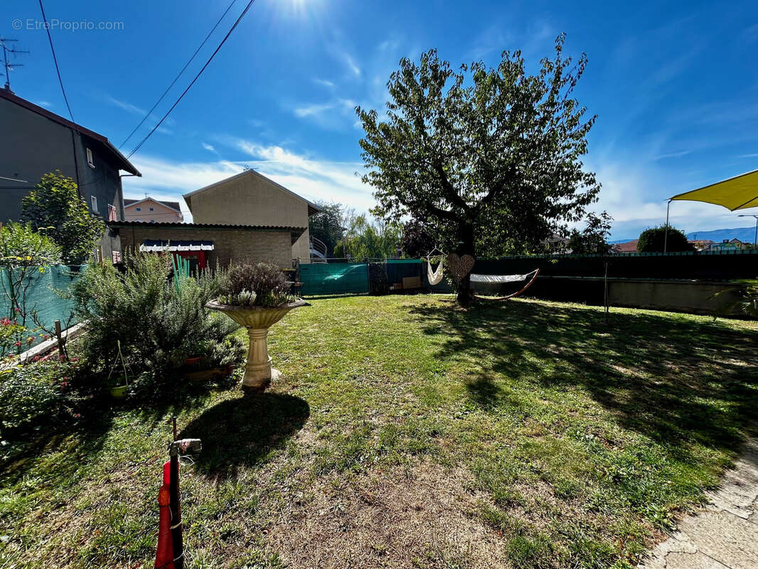 Maison à VILLE-LA-GRAND