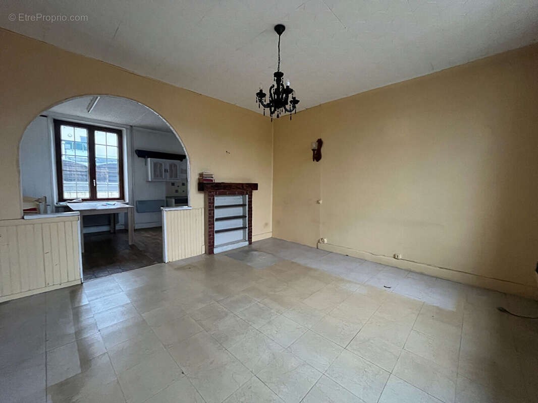 CUSTINES - Maison 4 pièces - 86 m2 - photo 6