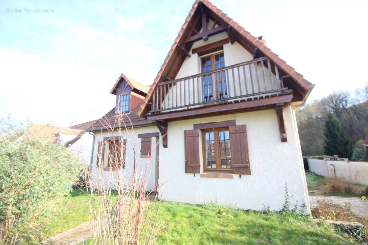 Maison à SAINT-LEU-D'ESSERENT