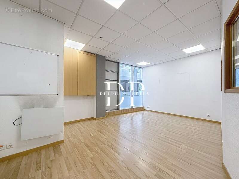 Local bureaux de 184 m2 à vendre ANNEMASSE (74) - photo 5