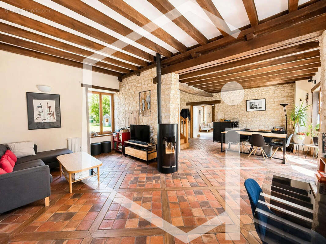 Maison à COSNE-COURS-SUR-LOIRE