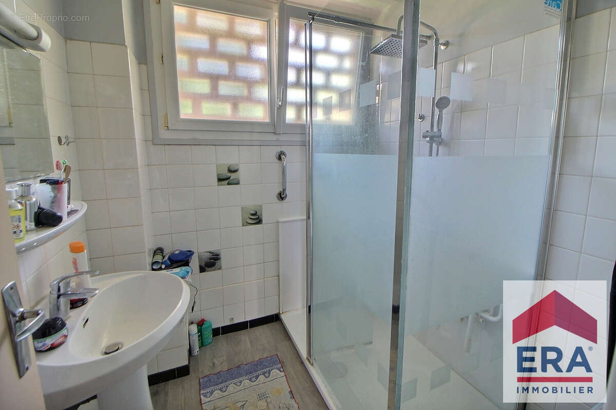 Appartement à PIERRELATTE