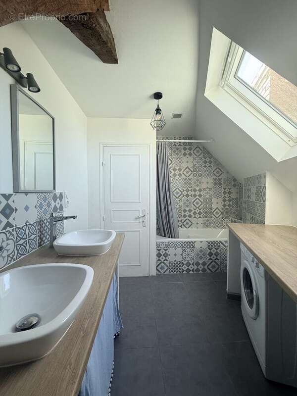 Maison à SAINT-BARTHELEMY-D'ANJOU