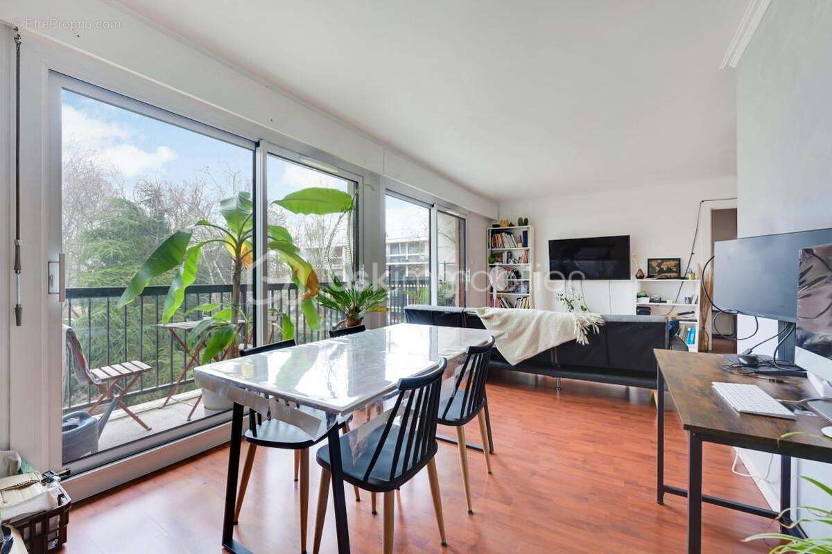 Appartement à CHILLY-MAZARIN