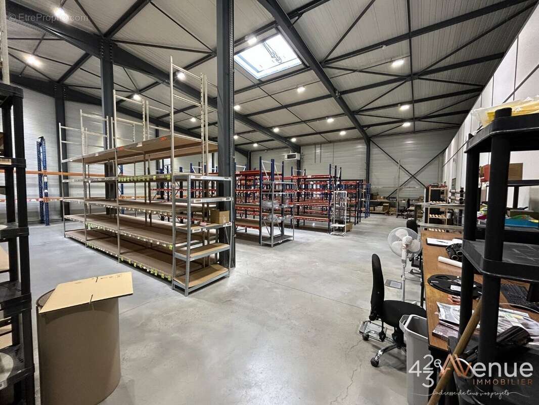 Commerce à BAS-EN-BASSET