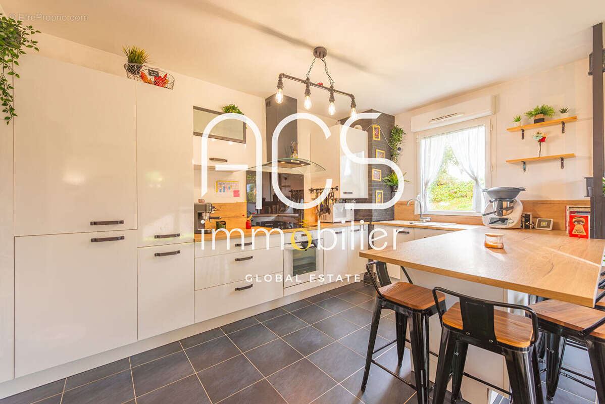 Appartement à CHATEAUNEUF-LES-MARTIGUES