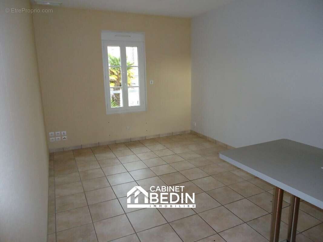 Appartement à MEES
