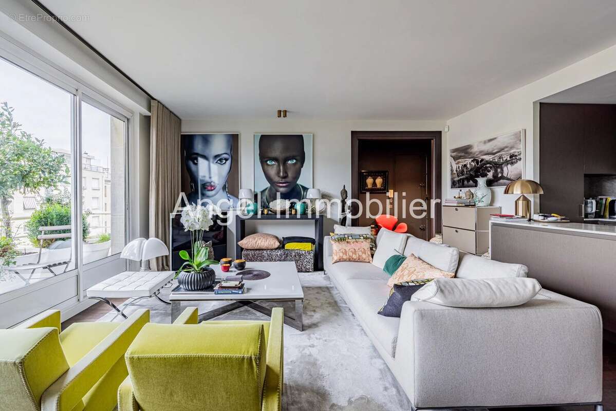 Appartement à PARIS-16E
