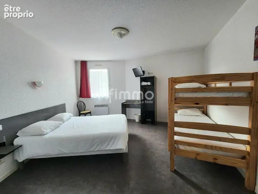 Murs et fonds – Hôtel 35 chambres - photo 6