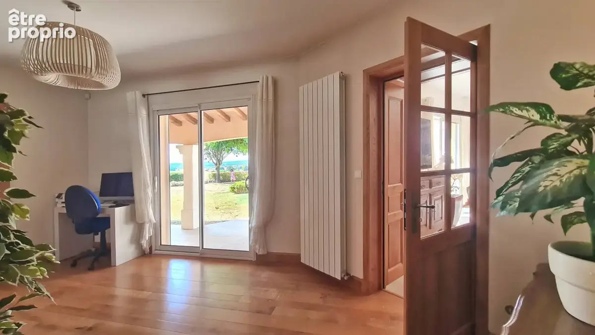 Bastide avec piscine et vues exceptionnelles à 10 minutes d’Uzès - photo 7