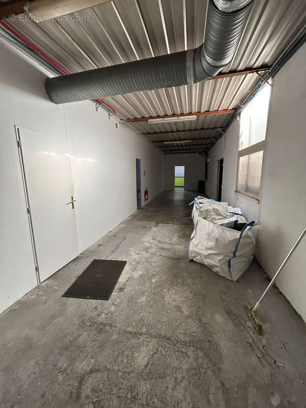 Commerce à VARANGEVILLE