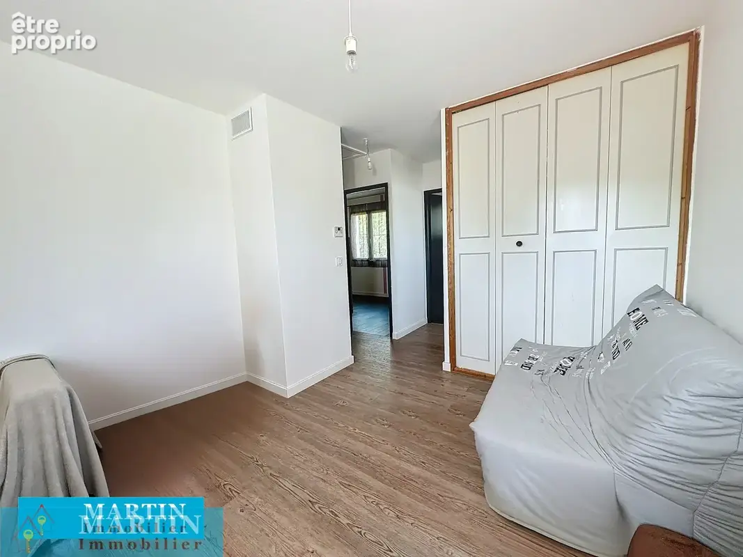 Villa 4 faces avec piscine et garage - photo 15