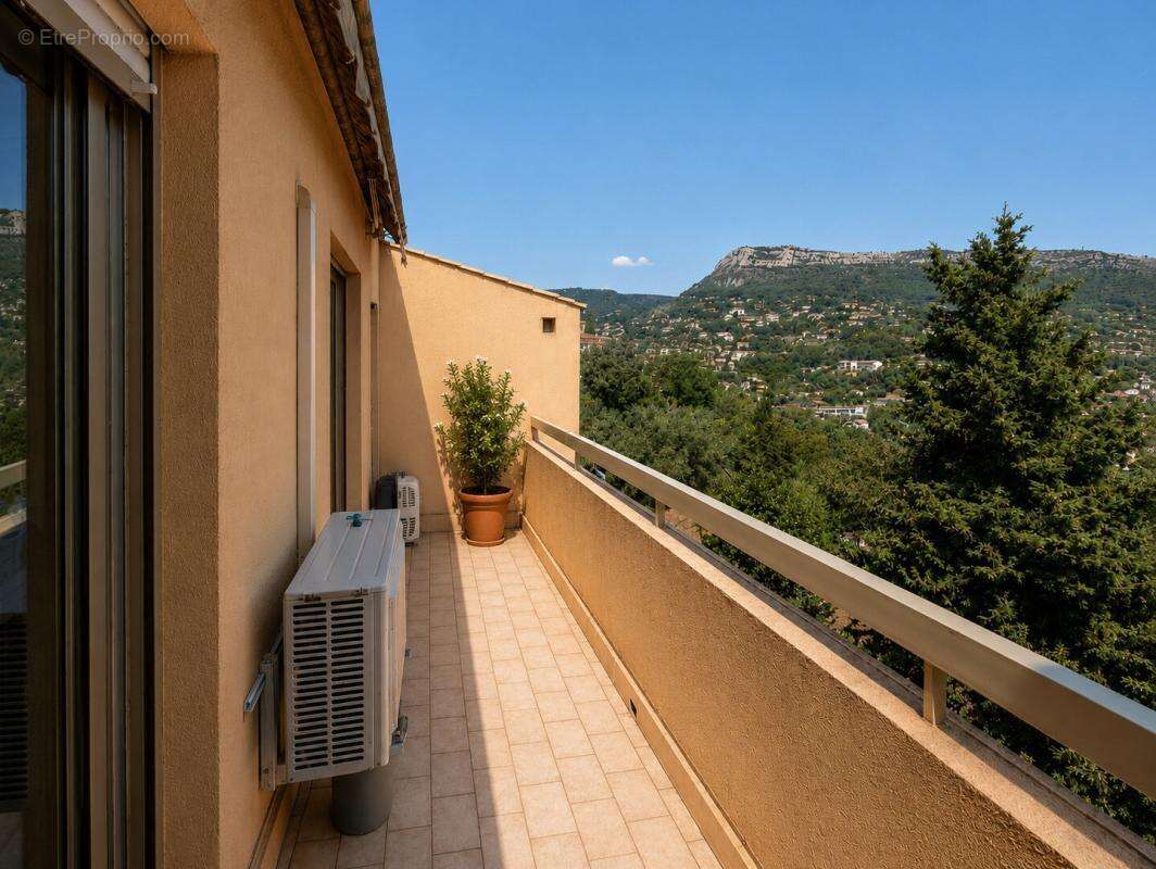 Dernier étage, terrasse, piscine, garage et cave - photo 14