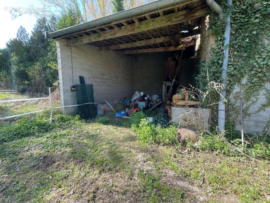 Propriete maison de maître 11 pieces + dependances sur terrain de 3400 m2 - 10 min de gueux - photo 14