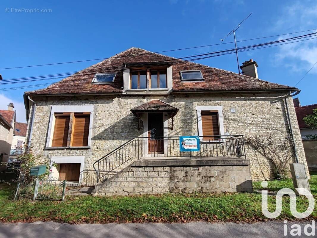 Photo 1 - Maison à EPINEUIL