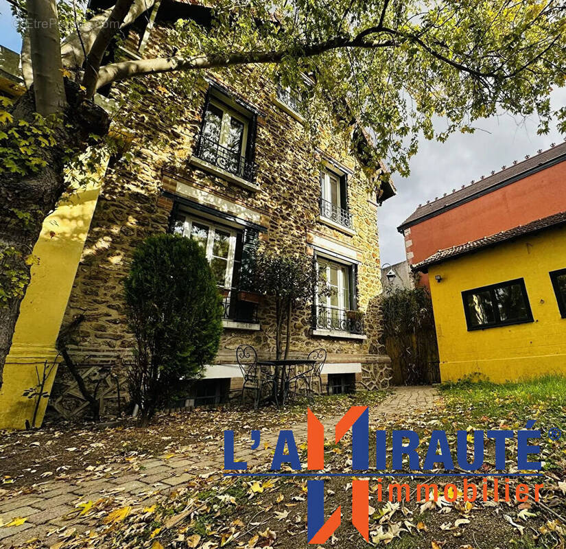 Maison à SARTROUVILLE