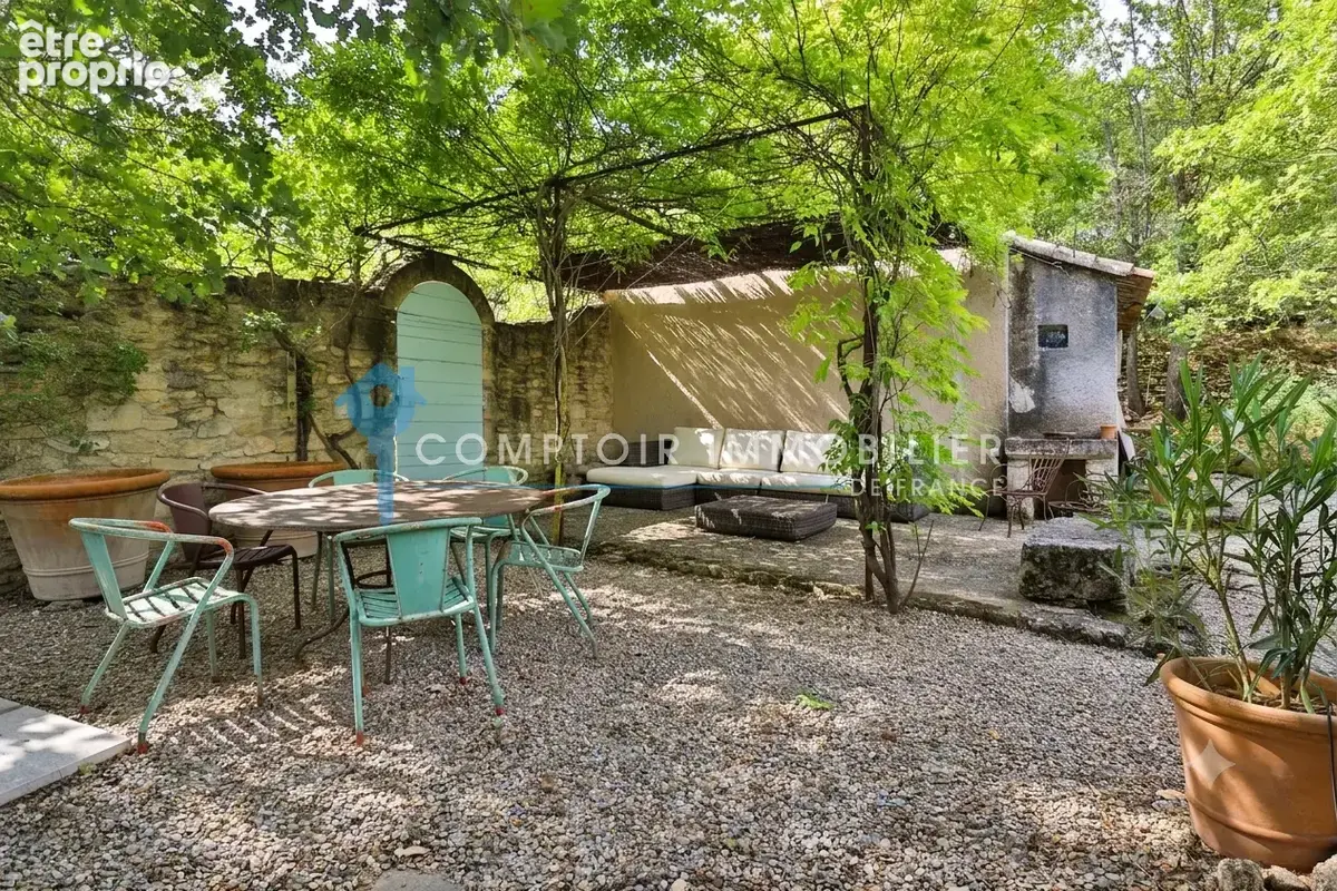 Dept 84 - Goult - Ravissante et atypique propriété en pierre 150 m2 + terrain avec garage et piscine non atten - photo 23