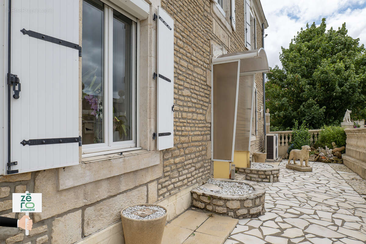Maison familiale de 160?m2   6 pièces   Sud Vendée   Terrain arboré   DPE B - photo 3
