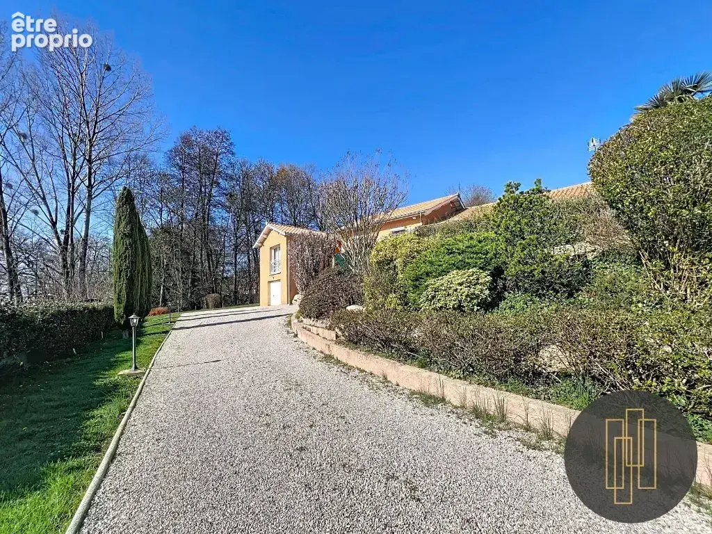 REYRIEUX - Maison 217 M²- 4 chambres et studio indépendant - photo 11