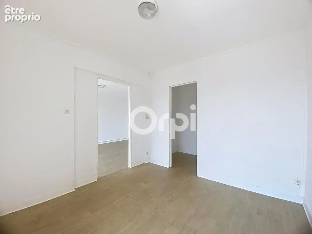 Appartement traversant avec vue mer et balcon à vendre - photo 7