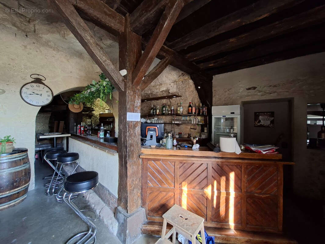 Commerce à MONTLOUIS-SUR-LOIRE