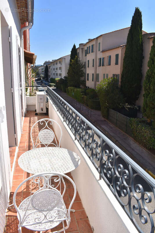 Appartement à LA LONDE-LES-MAURES