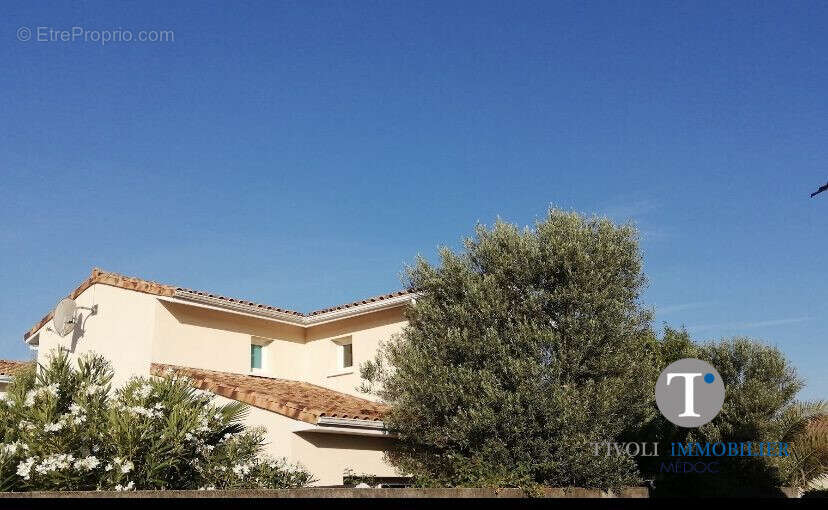 Maison à VENDAYS-MONTALIVET