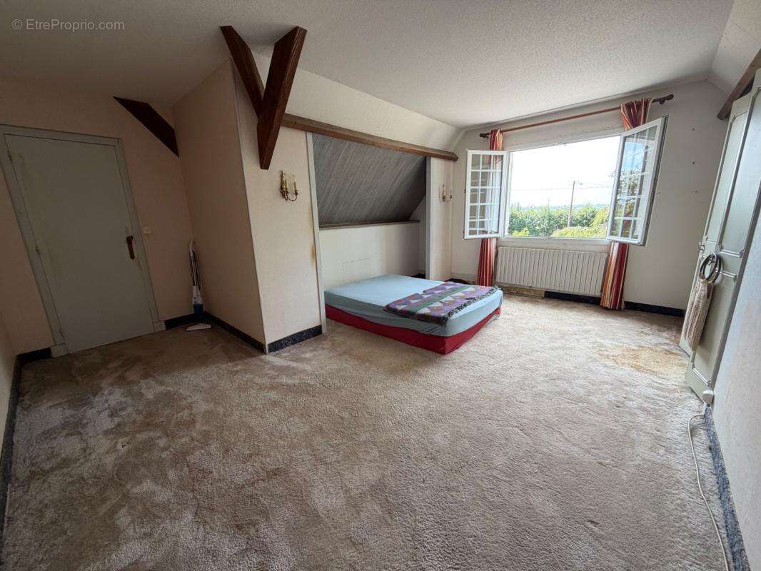  Maison familiale 6 chambres avec vie de plain-pied – Environnement calme – Proche plages du Débarquement – LIESVILLE SUR DOUVE  - photo 16