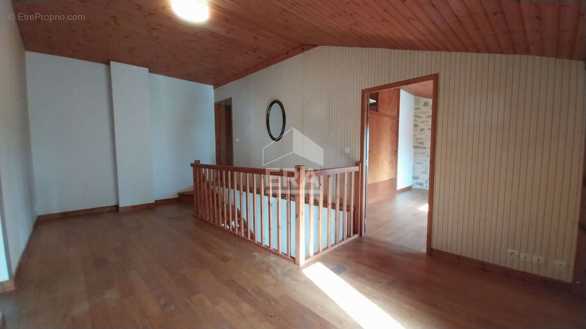 Maison à MASSUGAS