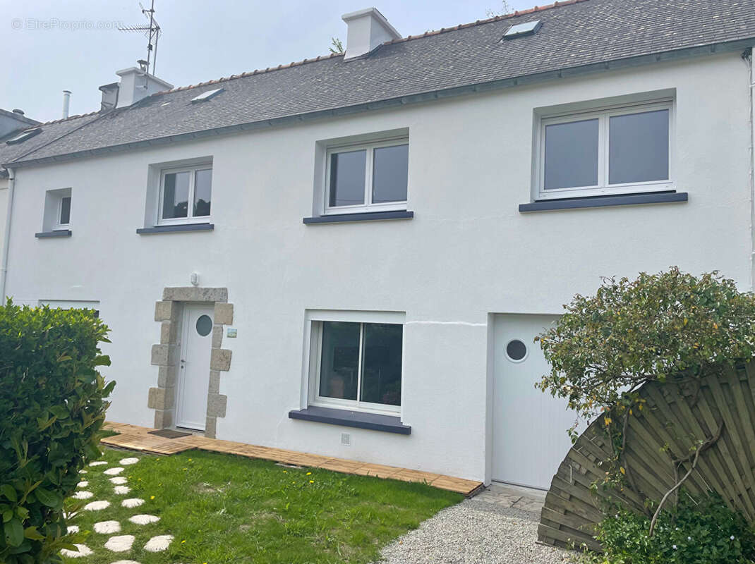 Maison à LE RELECQ-KERHUON