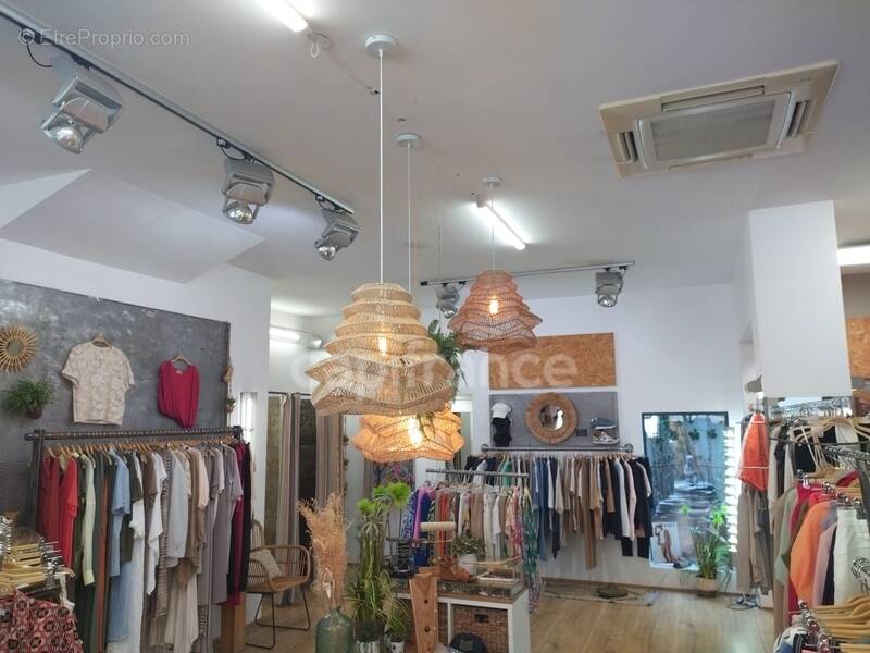 Commerce à LE GRAU-DU-ROI