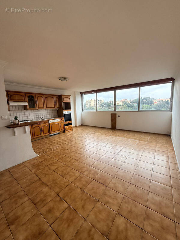 Appartement à MARSEILLE-15E