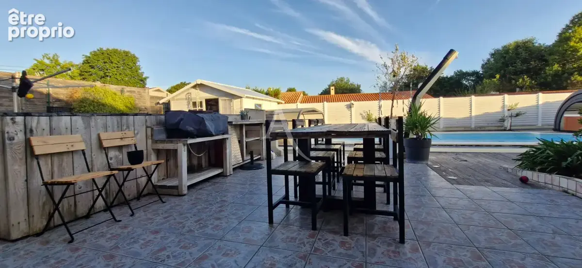 A VENDRE Mouilleron Le Captif - Maison familiale de 135m²  avec piscine + sauna + Jacuzzi - photo 11