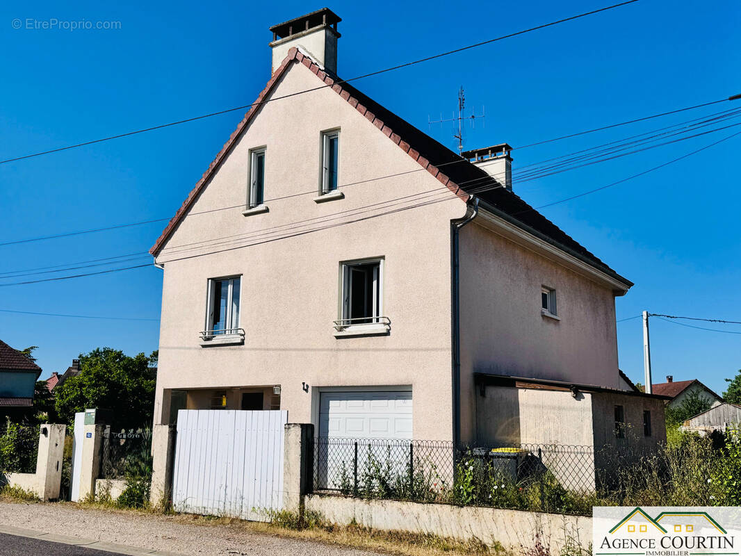 Maison à SAINT-GERMAIN-DU-BOIS
