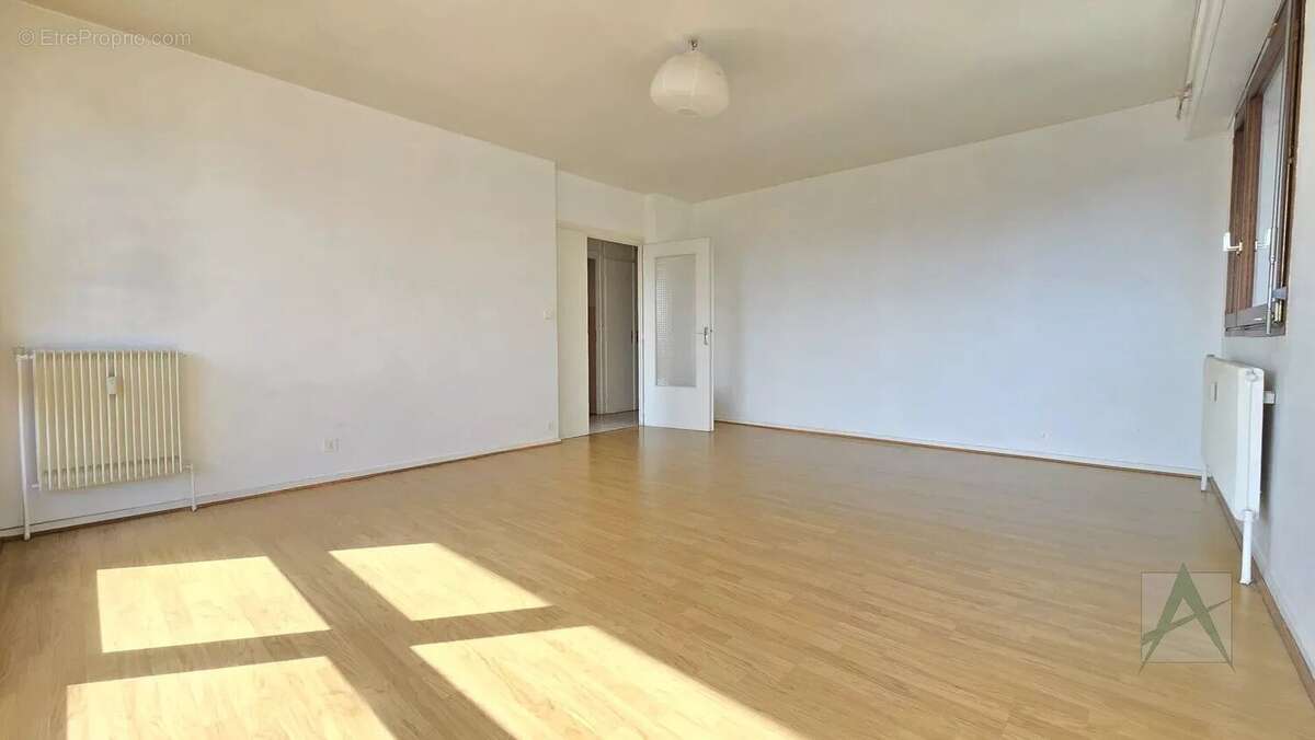 Appartement à JACOB-BELLECOMBETTE