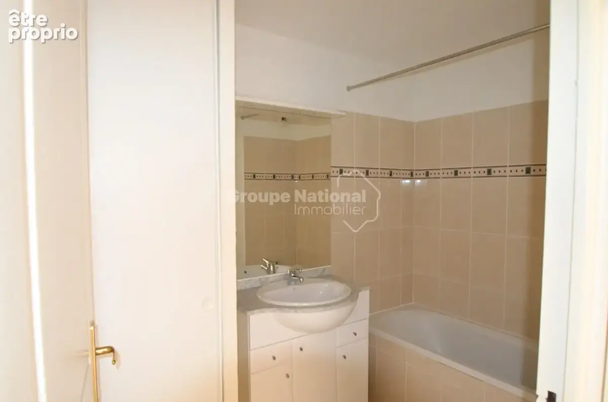 T3 climatisé de 55 m²  avec balcon couvert + garage privatif au sous-sol  dans une copropriété recherchée - photo 9