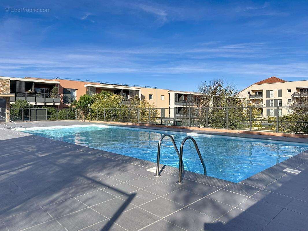 Appartement à ROQUEBRUNE-SUR-ARGENS