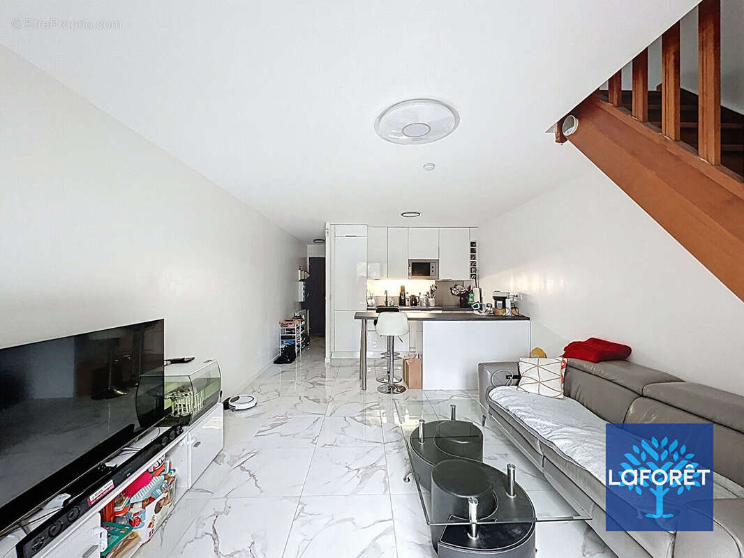 Appartement à LA FERTE-ALAIS